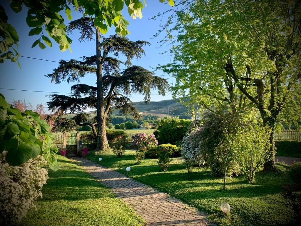 Love Room Du Pavillon Gite Independant Avec Spa A 50 Min De Lyon Dans Le Beaujolais Juliénas Exterior foto